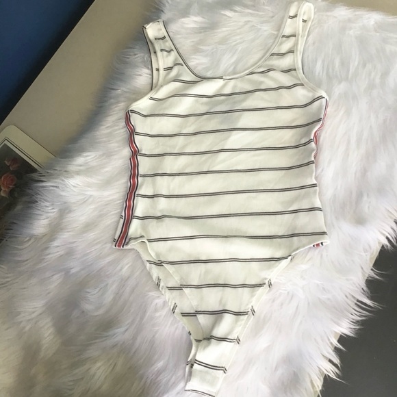 Fourever 21 Knit Bodysuit Ivory/Black/Red NWT Size M - Picture 2 of 7